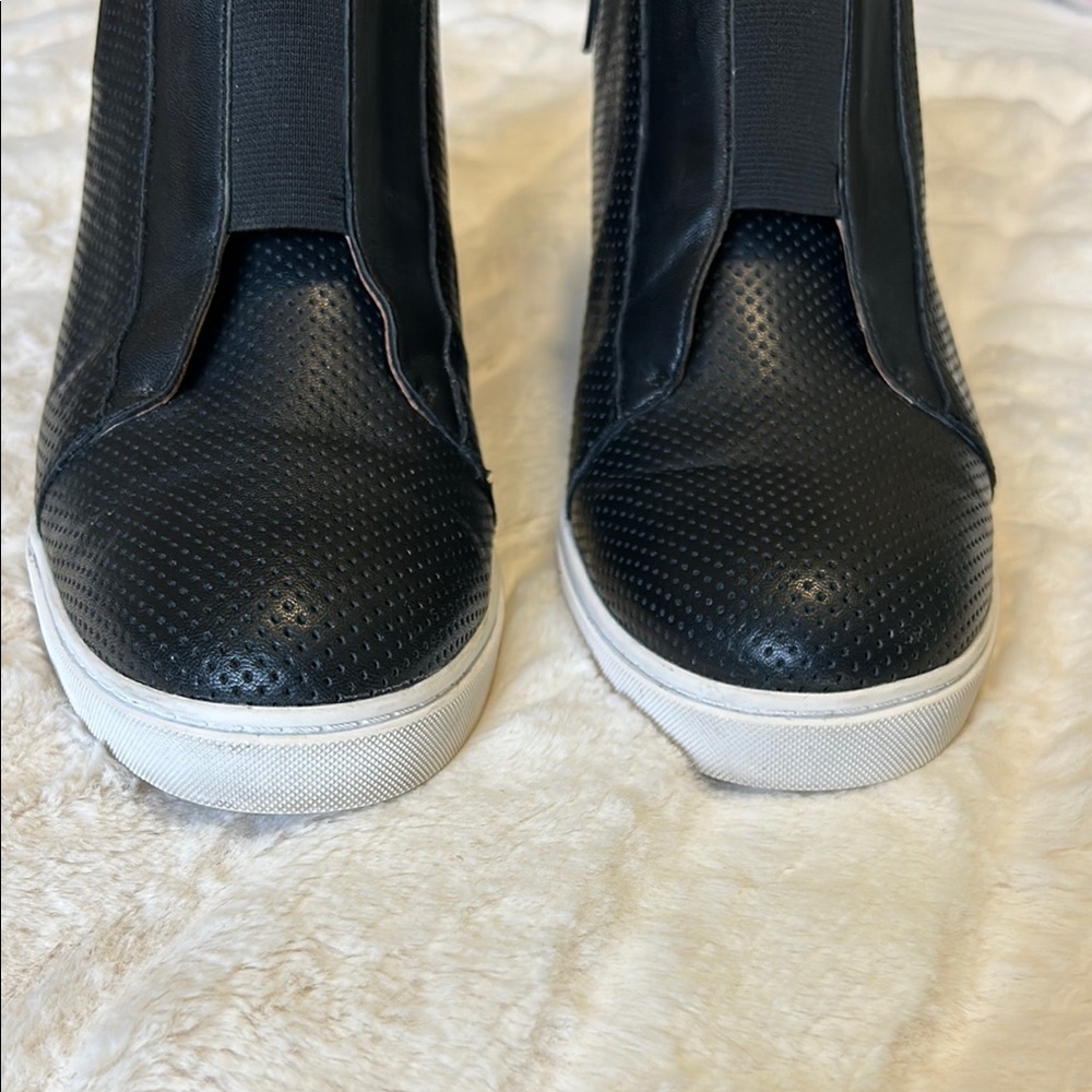 Linea Paolo Felicia Women’s Black 10M Wedges - Picture 5 of 10